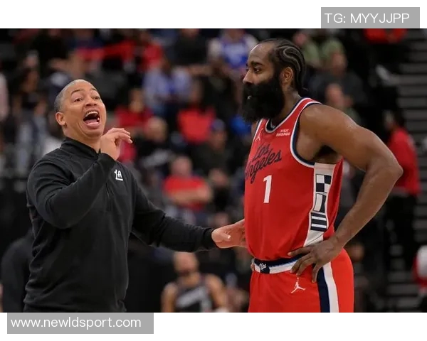 泰伦卢赛前强调将合理分配哈登上场时间以避免过度疲劳