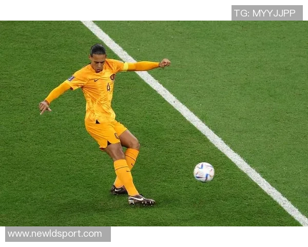 廷伯谈多位置能力与范迪克搭档的优势与信心提升 廷伯谈多位置能力与范迪克搭档的优势与信心提升