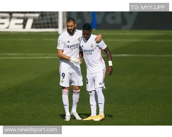 维尼修斯连续11场未进球却渴望3000万欧年薪引发记者质疑 维尼修斯连续11场未进球却渴望3000万欧年薪引发记者质疑